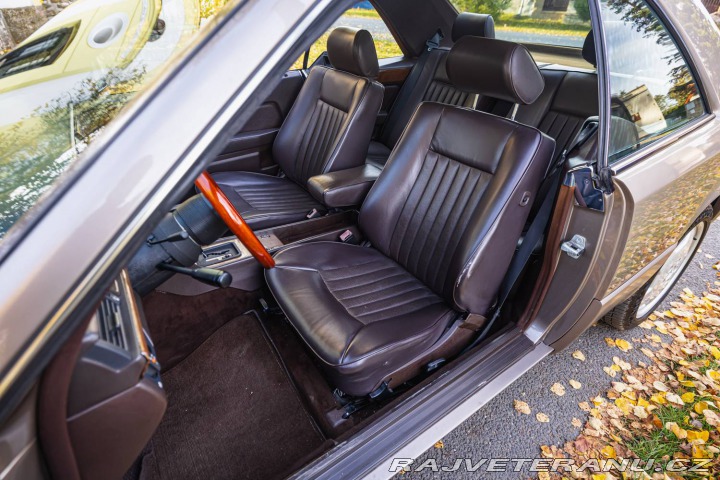 Mercedes-Benz 300 W124 300 CE 1989