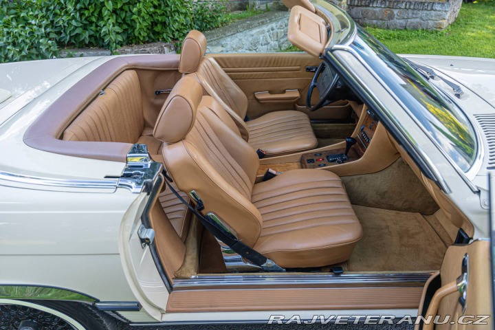 Mercedes-Benz 560 SL R107 1986