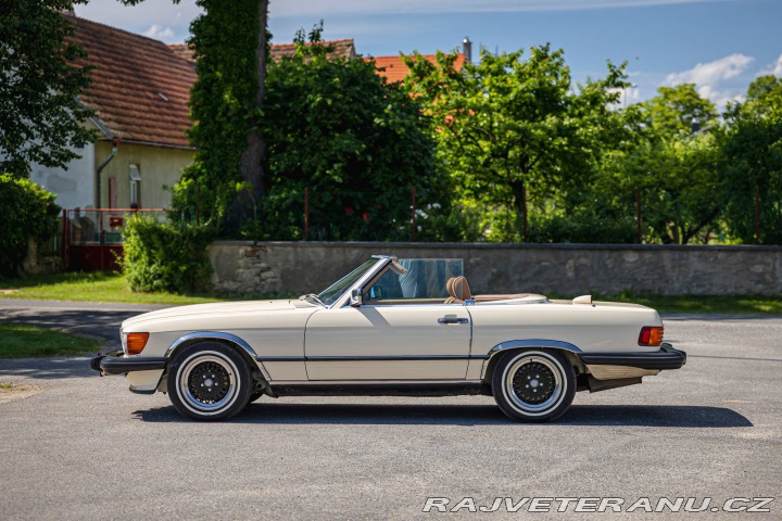 Mercedes-Benz 560 SL R107 1986