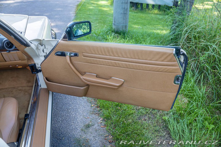 Mercedes-Benz 560 SL R107 1986