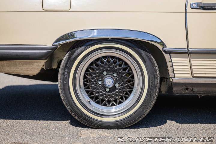 Mercedes-Benz 560 SL R107 1986