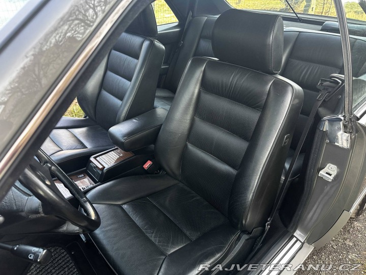 Mercedes-Benz 300 300CE W124 1989