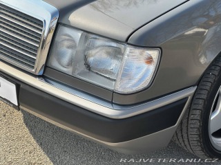 Mercedes-Benz 300 300CE W124 1989
