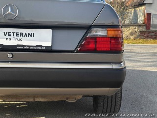 Mercedes-Benz 300 300CE W124 1989