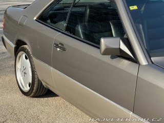 Mercedes-Benz 300 300CE W124 1989