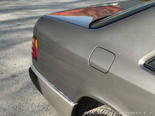 Mercedes-Benz 300 300CE W124 1989