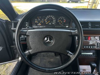 Mercedes-Benz 300 300CE W124 1989