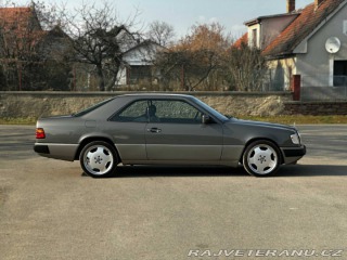 Mercedes-Benz 300 300CE W124 1989