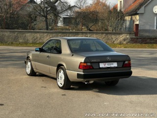 Mercedes-Benz 300 300CE W124 1989