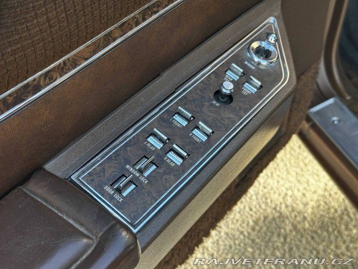 Ford Thunderbird 1975