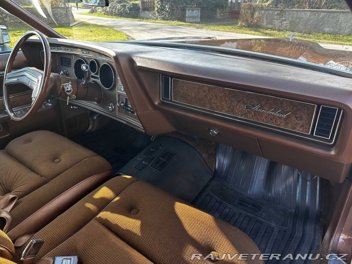 Ford Thunderbird 1975