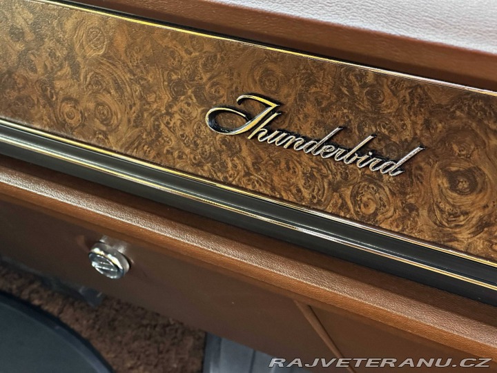 Ford Thunderbird 1975