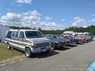 Ford Econoline E-150 1988