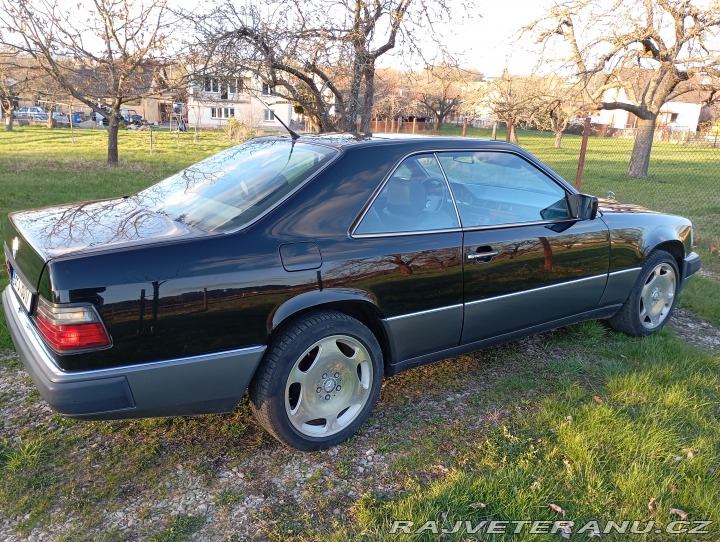 Mercedes-Benz 230 W124 1990