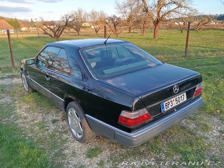 Mercedes-Benz 230 W124 1990