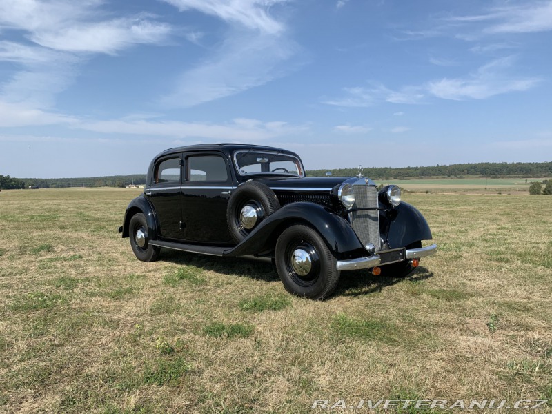 Mercedes-Benz 230 W143