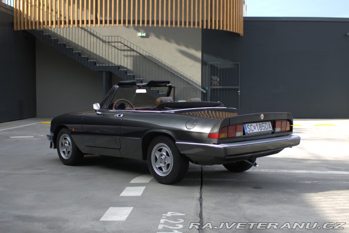 Alfa Romeo Spider 1984