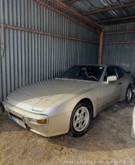Porsche 944 