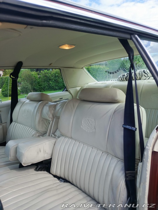 Chrysler New Yorker Brougham 1974
