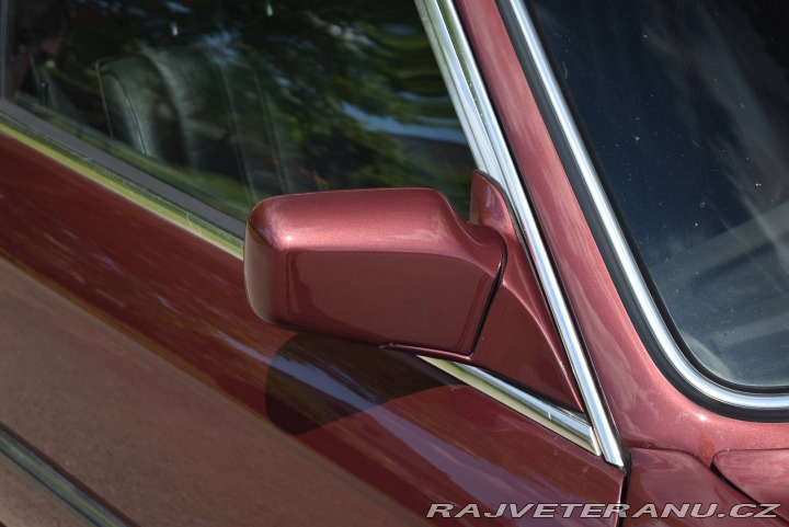 BMW 3 E30 325i 1983