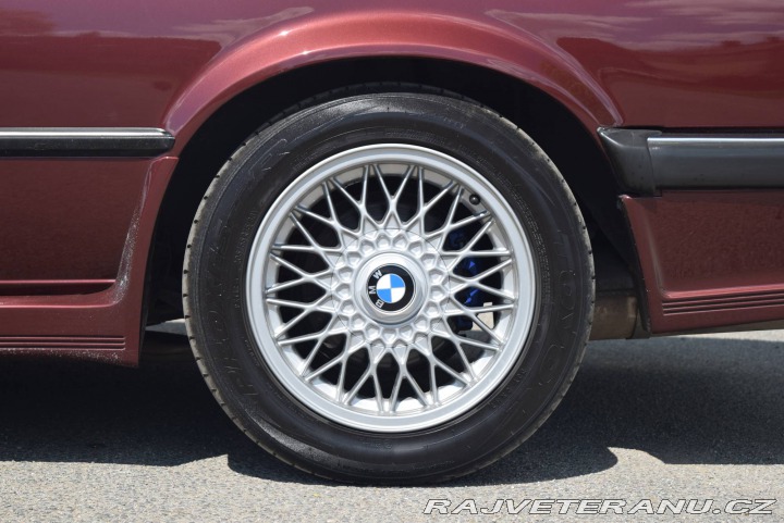 BMW 3 E30 325i 1983
