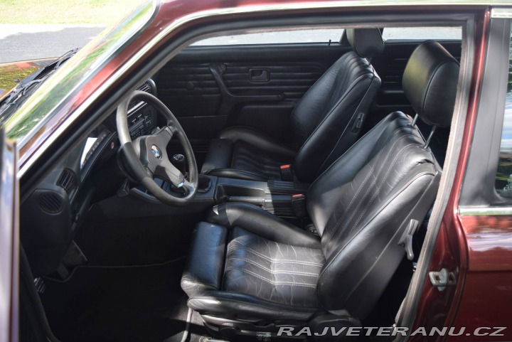 BMW 3 E30 325i 1983