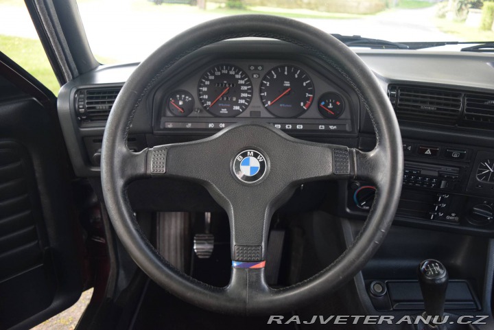 BMW 3 E30 325i 1983