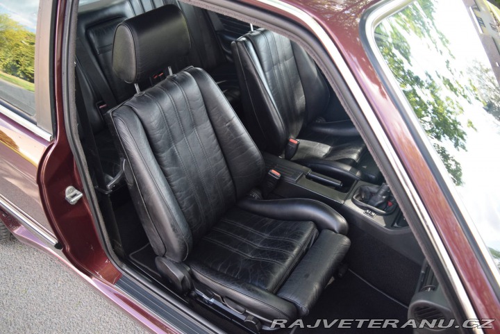 BMW 3 E30 325i 1983