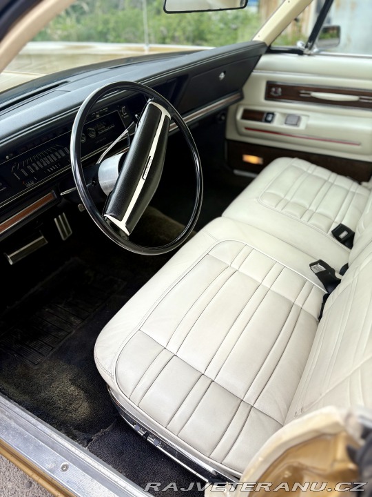 Chrysler New Yorker Brougham 1973