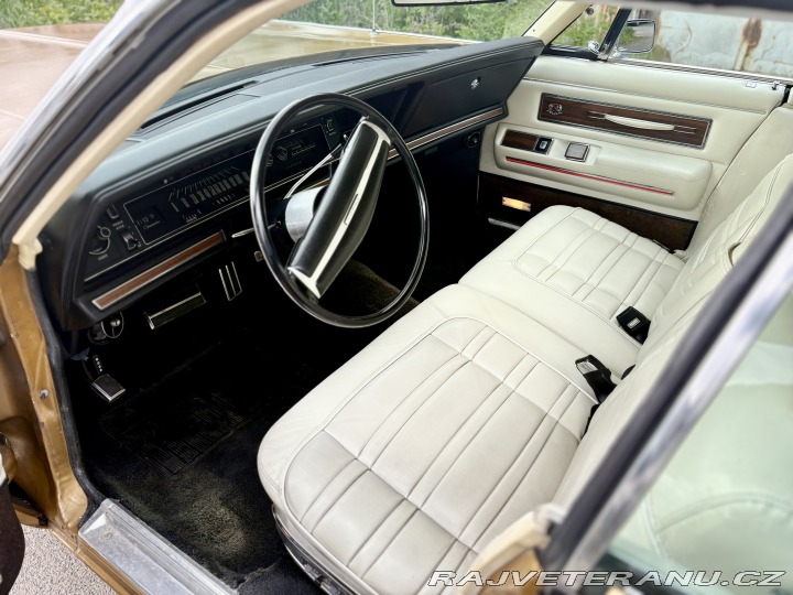 Chrysler New Yorker Brougham 1973