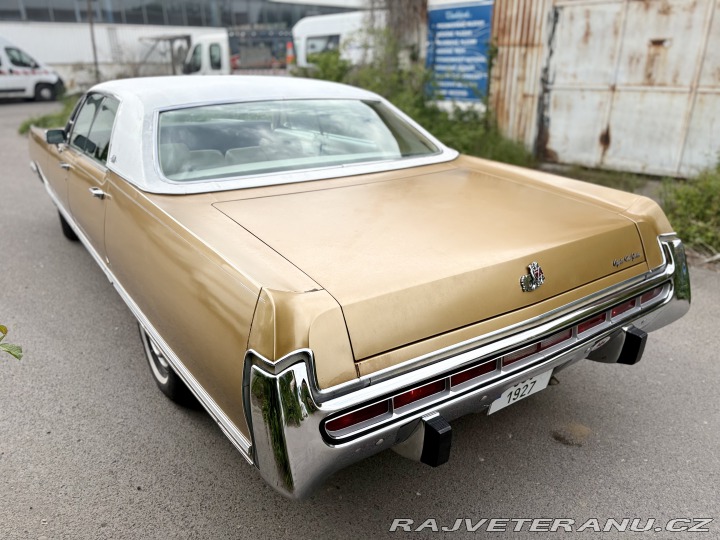Chrysler New Yorker Brougham 1973