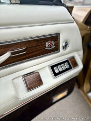 Chrysler New Yorker Brougham 1973