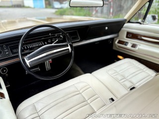 Chrysler New Yorker Brougham 1973