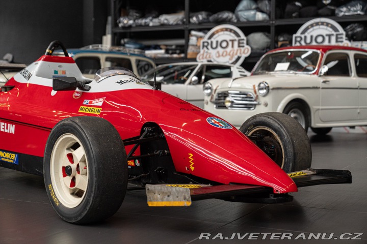 Ostatní značky Ostatní modely FORMULA ALFA BOXER 1987