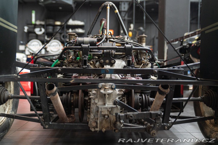 Ostatní značky Ostatní modely FORMULA ALFA BOXER 1987