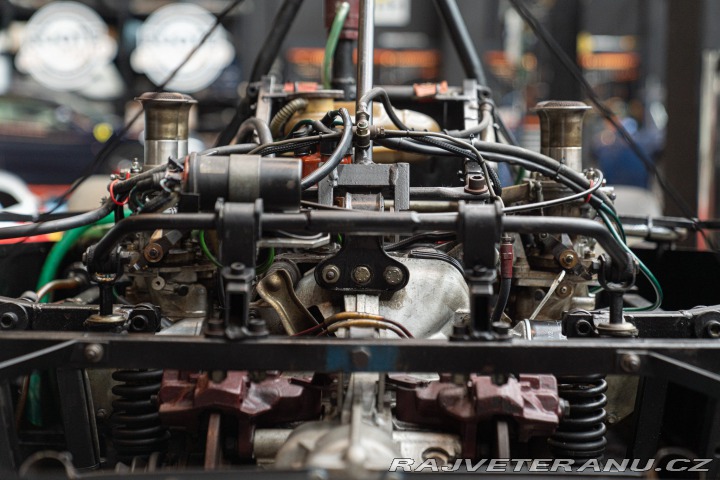 Ostatní značky Ostatní modely FORMULA ALFA BOXER 1987