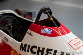 Ostatní značky Ostatní modely FORMULA ALFA BOXER 1987