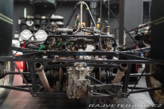 Ostatní značky Ostatní modely FORMULA ALFA BOXER 1987