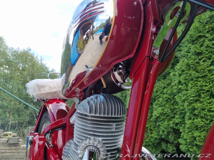 Jawa 250 pérák 1954