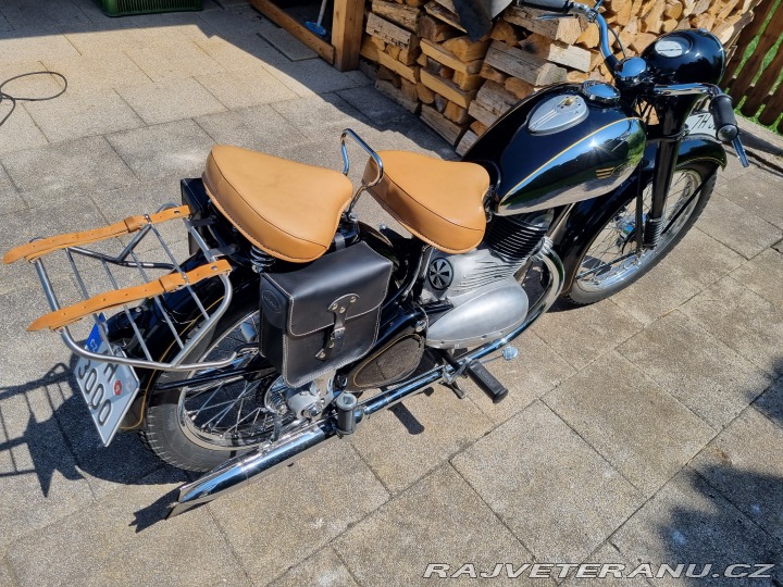 Jawa 250 pérák 1948