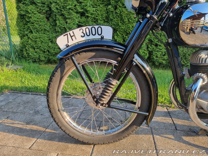 Jawa 250 pérák 1948