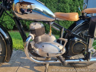 Jawa 250 pérák 1948