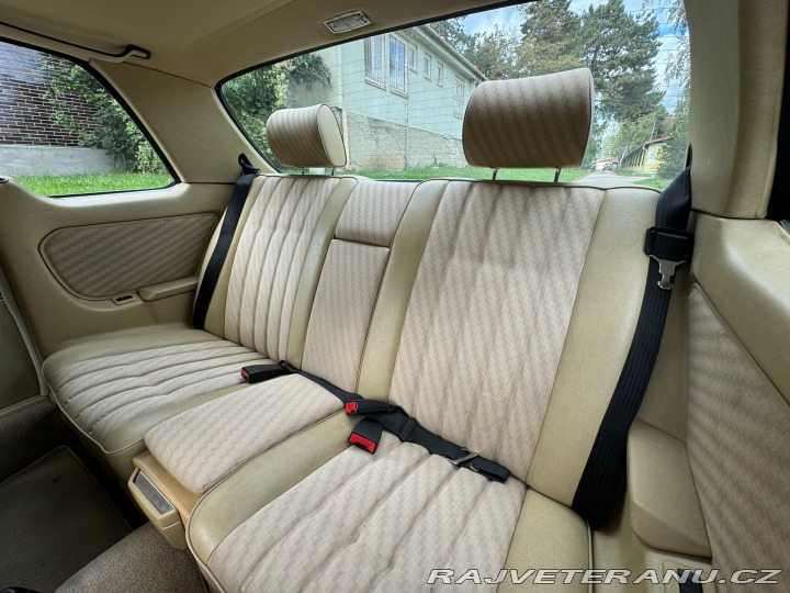 Mercedes-Benz 230 W123 230CE 1982