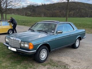Mercedes-Benz 230 W123 230CE 1982