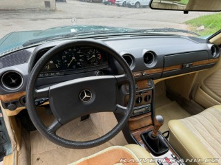 Mercedes-Benz 230 W123 230CE 1982