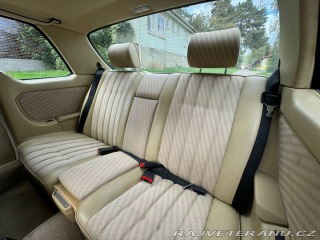 Mercedes-Benz 230 W123 230CE 1982