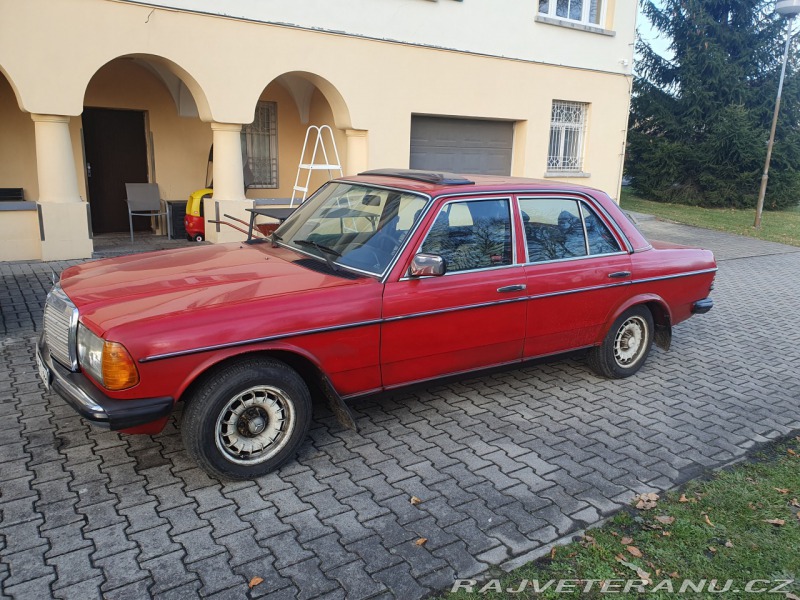 Mercedes-Benz 200 123 D