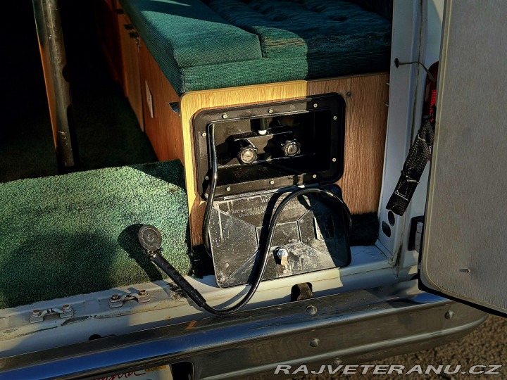 Chevrolet Ostatní modely G30 5.7 V8 Camper 1995