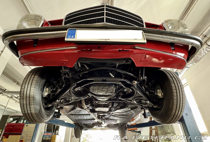 Mercedes-Benz 200 w114/w115 1972