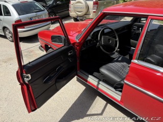Mercedes-Benz 200 w114 1972
